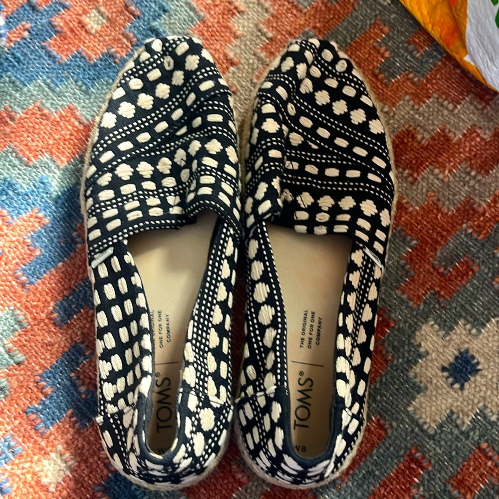 Woman’s Tom’s